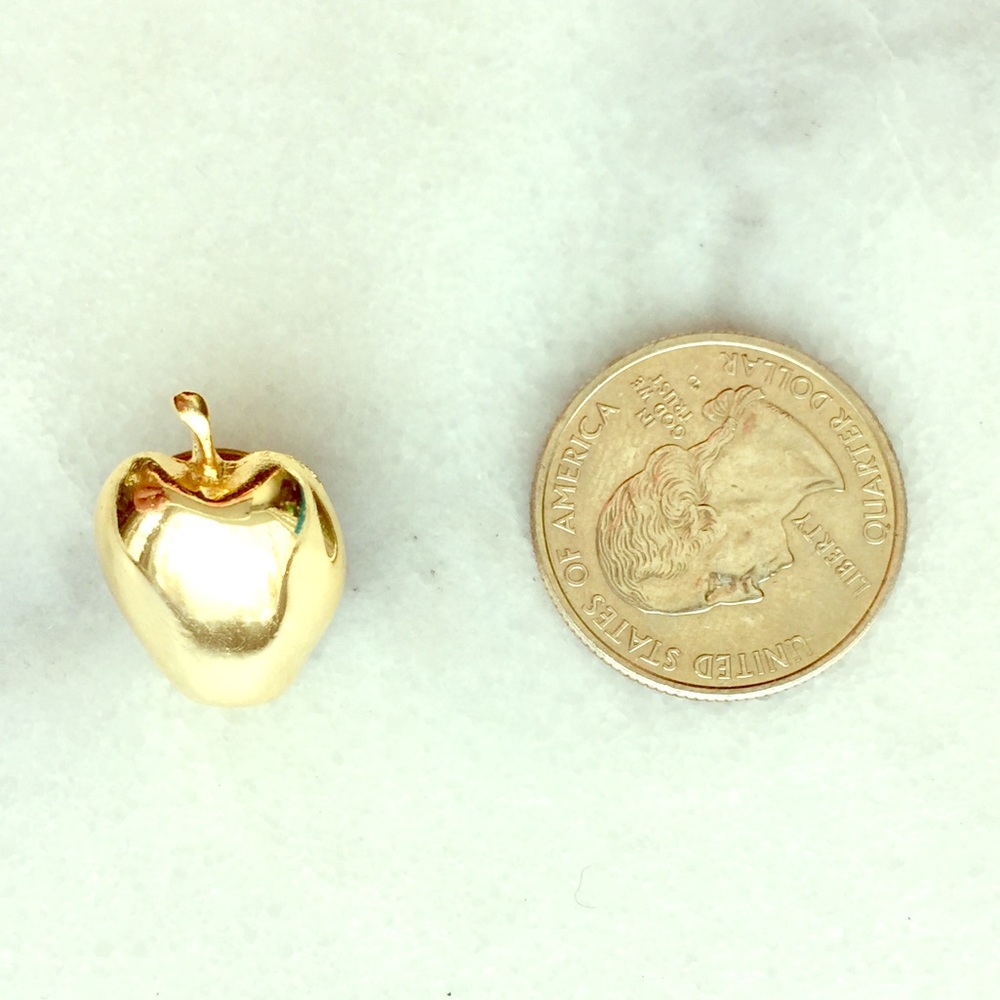 🍏Minimalist Gold Apple Teacher Brooch Pin🍏